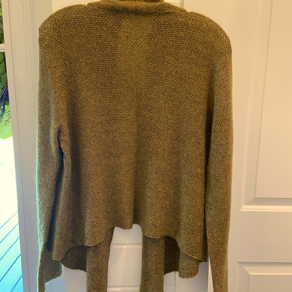 Beautiful Eileen Fisher cardigan in size S. - Picture 4 of 5